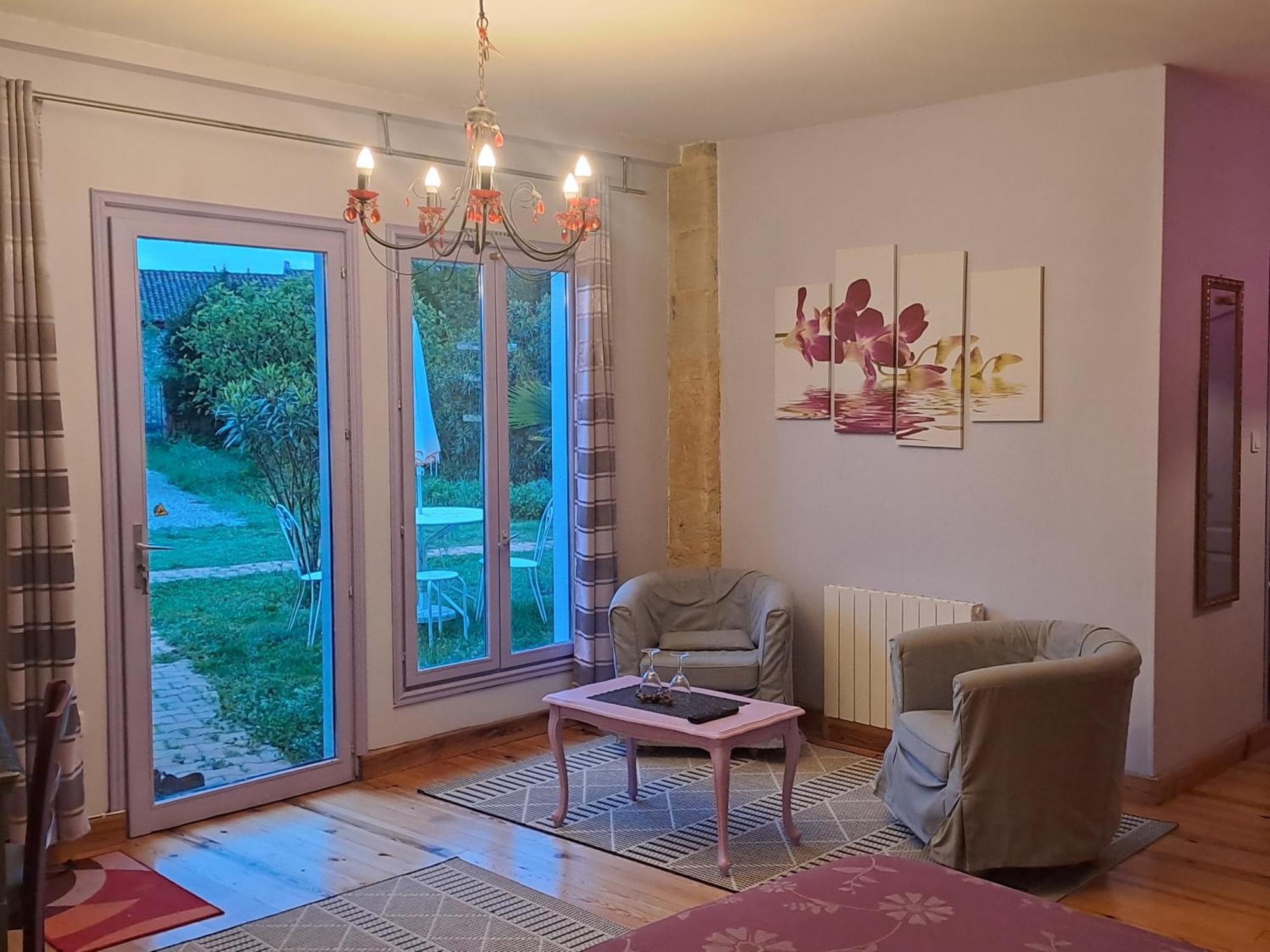 La Cadournaise Bed and Breakfast Saint-Seurin-de-Cadourne Buitenkant foto