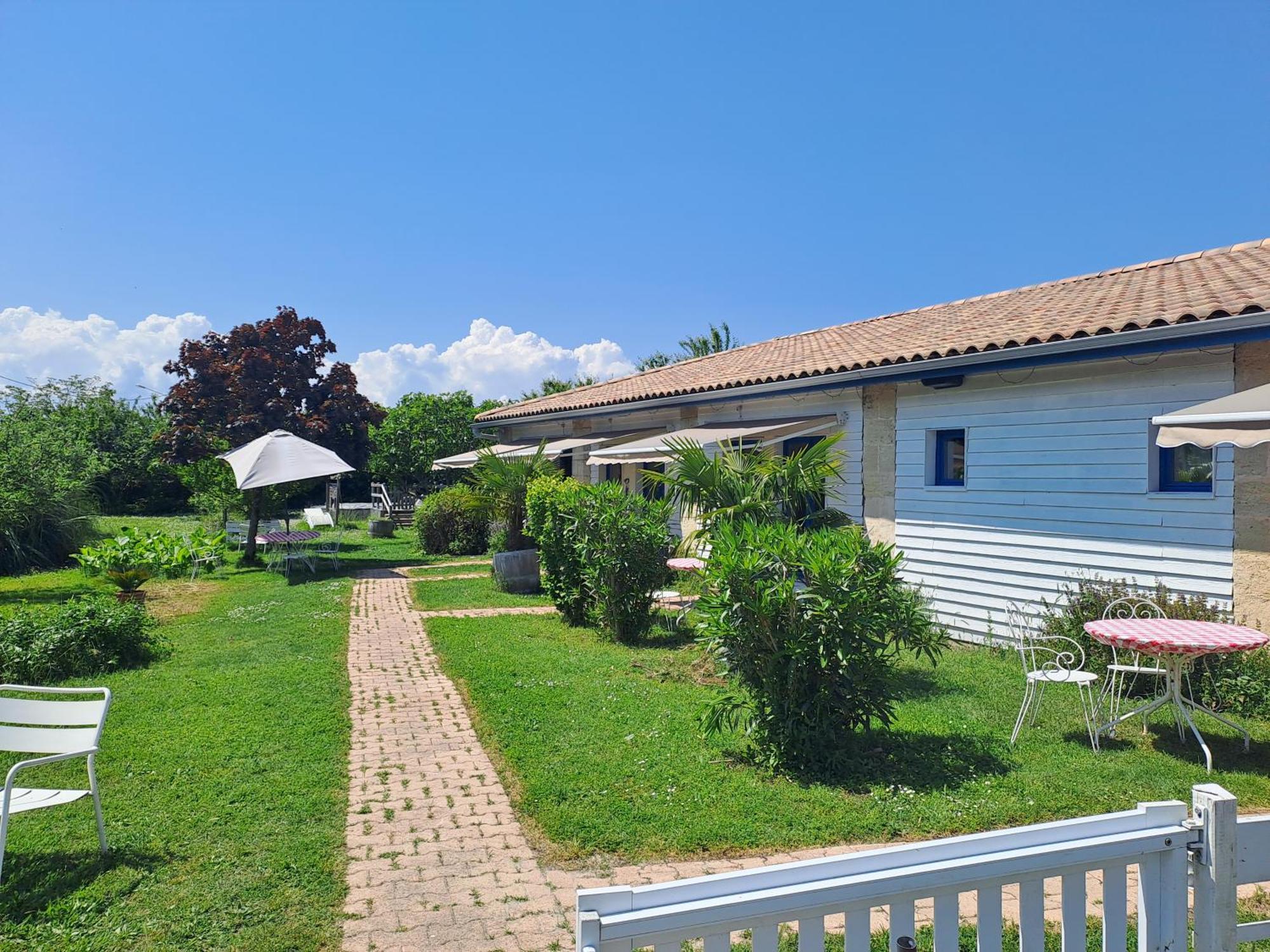 La Cadournaise Bed and Breakfast Saint-Seurin-de-Cadourne Buitenkant foto